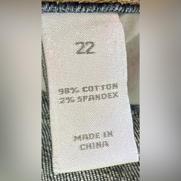 Zana di size 22 jean short capris - Picture 7 of 11